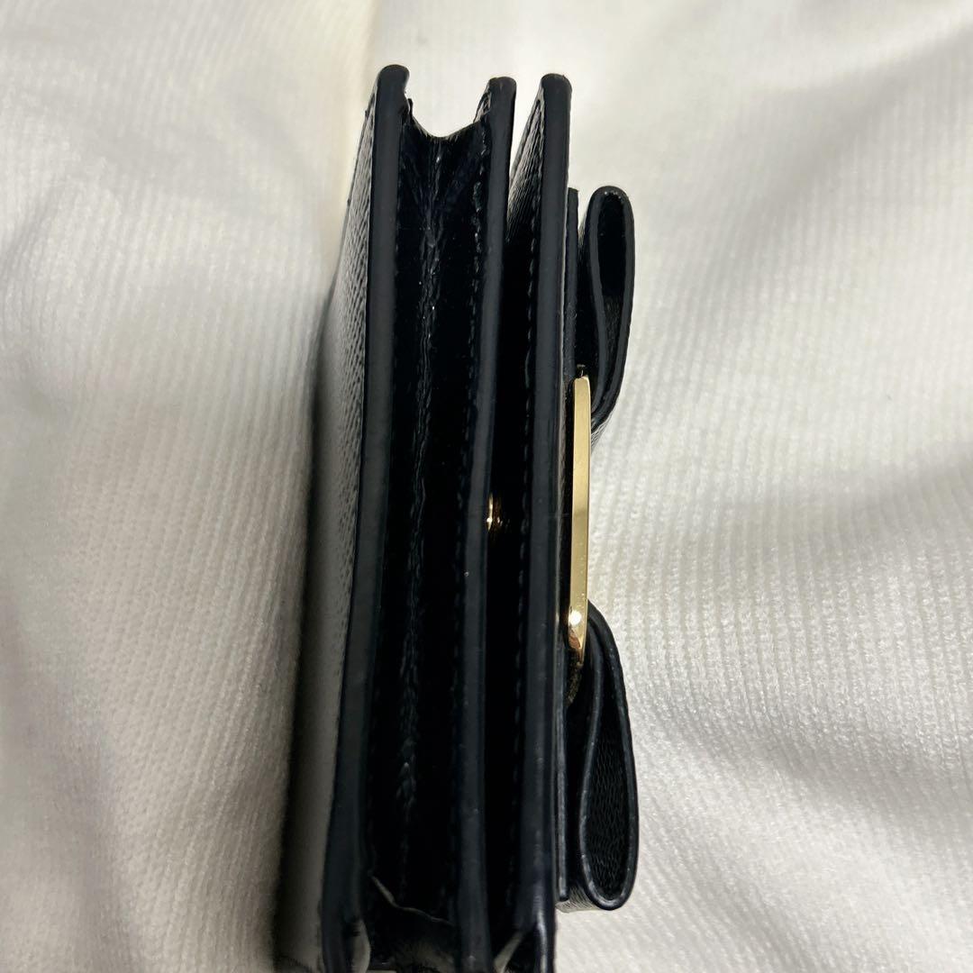 Salvatore Ferragamo ブラック二つ折り財布