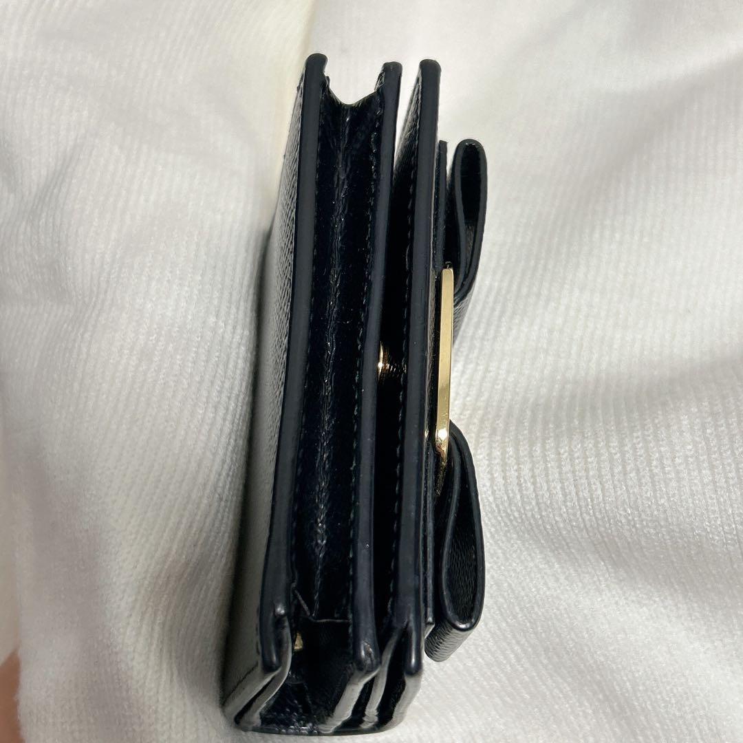 Salvatore Ferragamo ブラック二つ折り財布