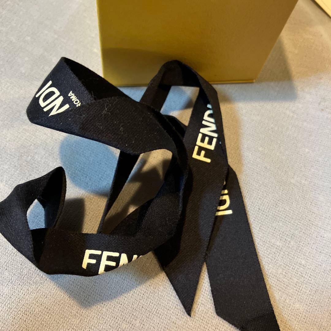 【保証書・箱・リボン付き】FENDI ピアス　オーロック