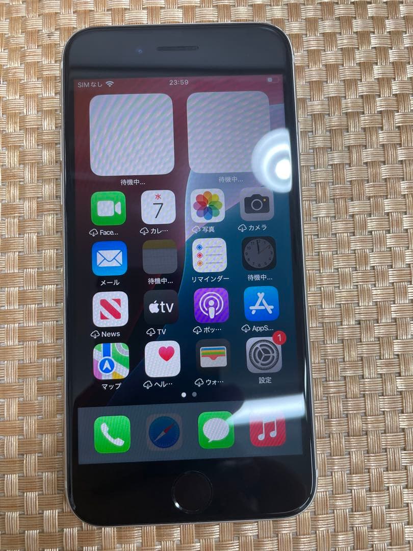 iPhone SE 第3世代 64 GB スターライトSIMフリー【7058】
