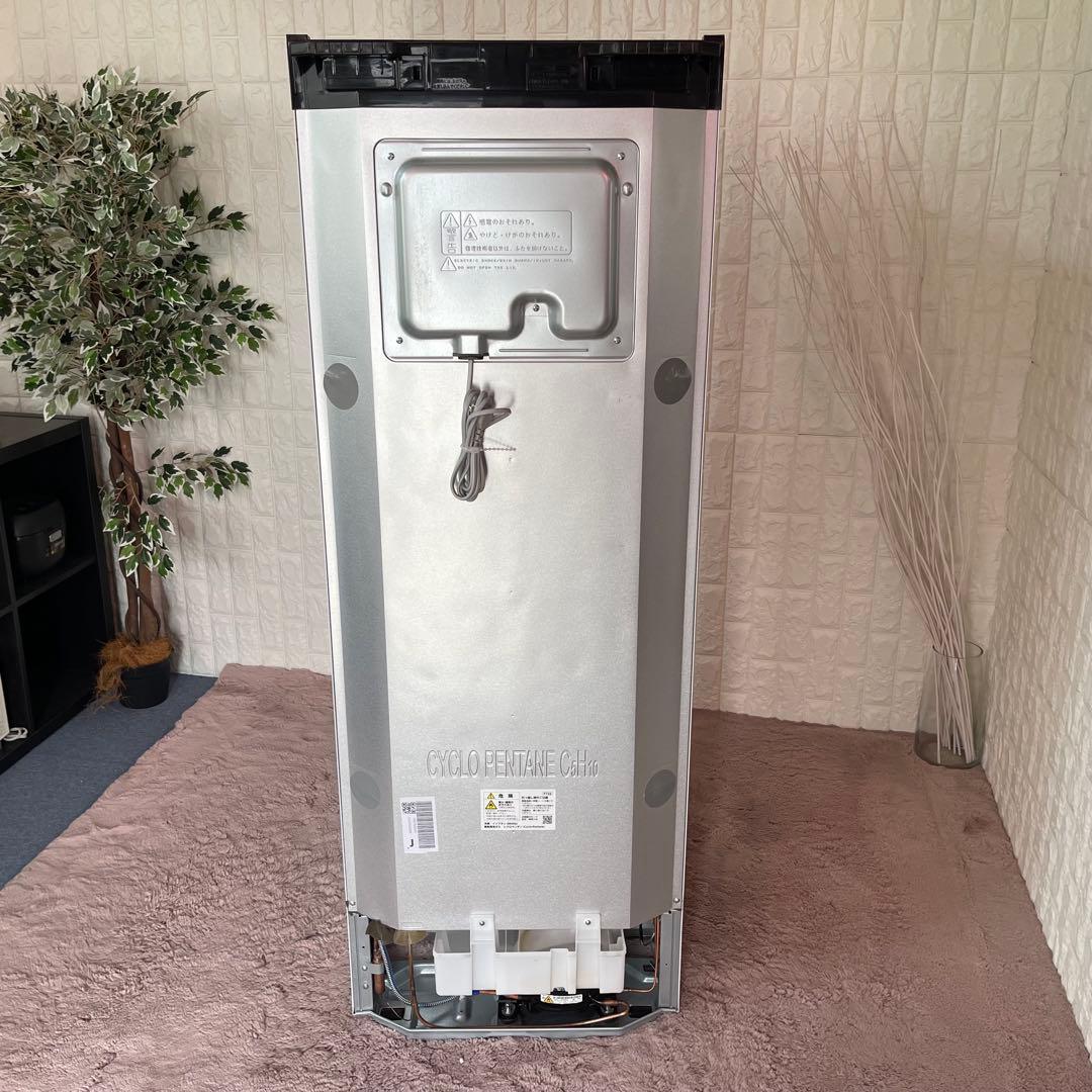 みーちゃん ✨冷蔵庫　シャープ　SJ-PD28J 2023年　ホワイト