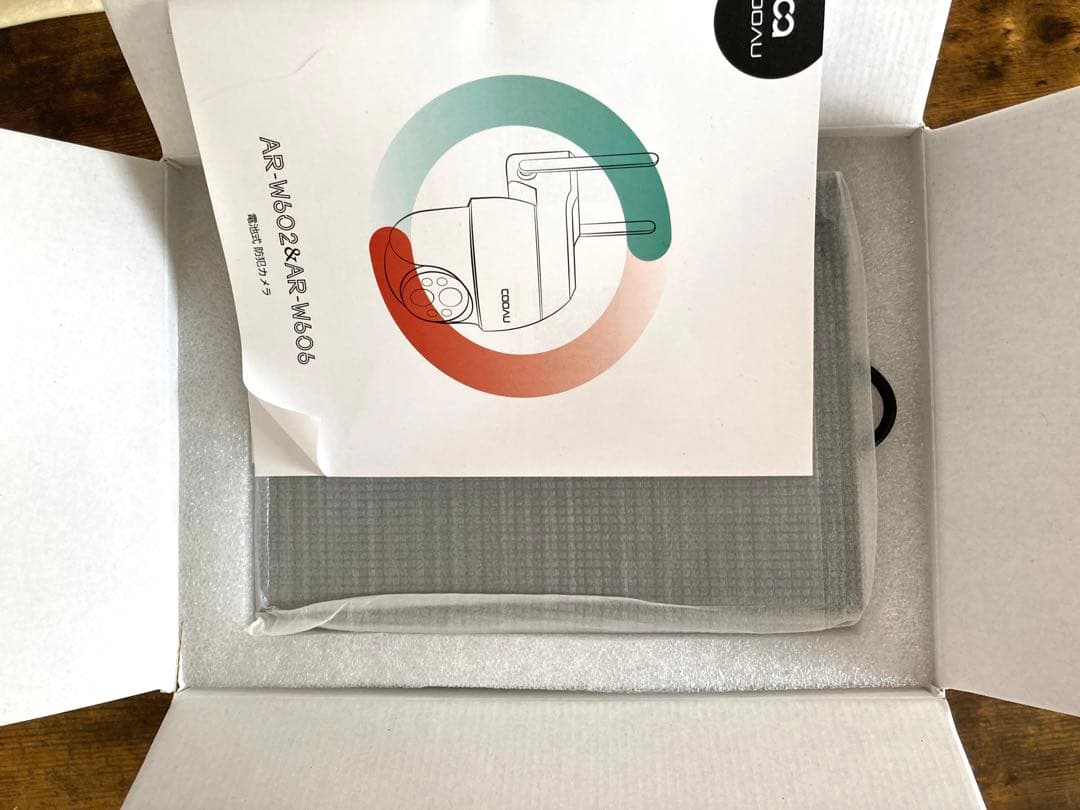 【新品未使用】ソーラー式 COOAU 防犯カメラ AR-W606 500万画素