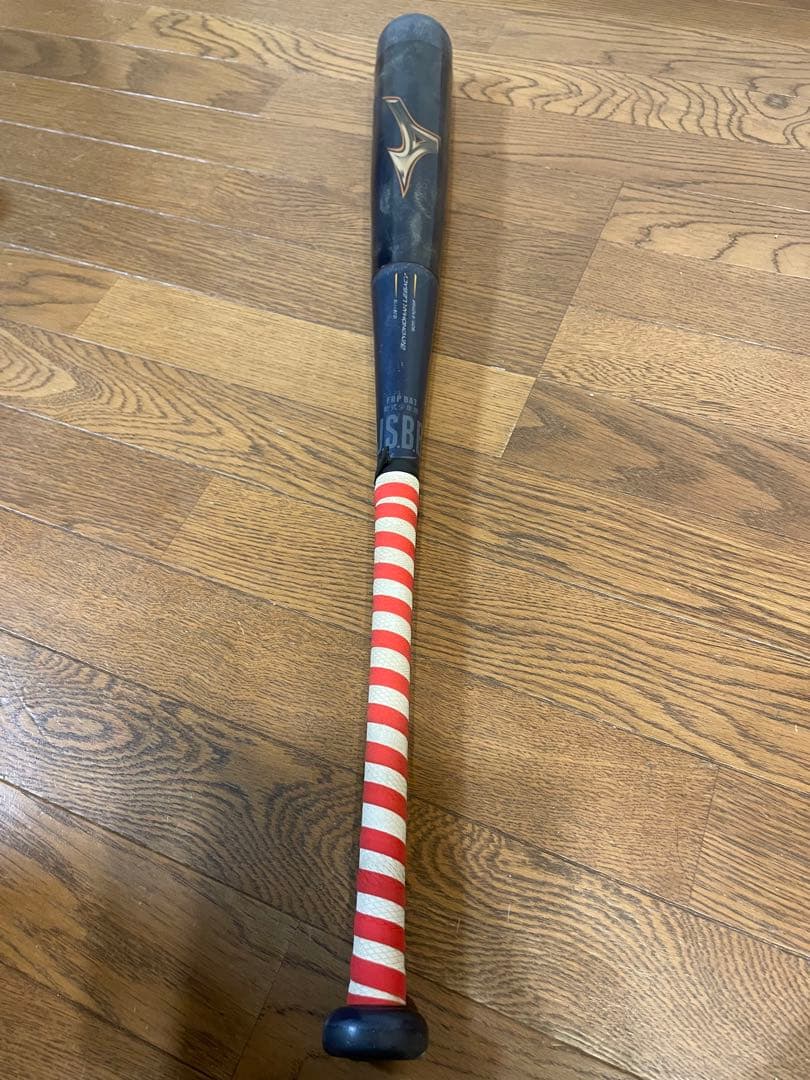 【値下】ミズノ　ビヨンドマックスレガシー少年軟式用バット78cm（専用ケース付）