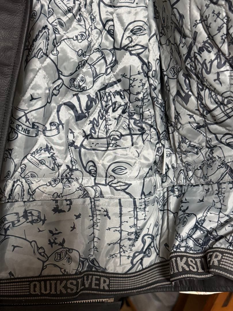 革ジャン　ライダースジャケット　 レザージャケット　クイックシルバー