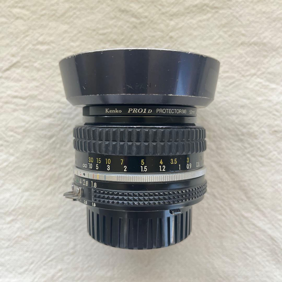 Nikon AI NIKKOR 50mm f/1.8 メタルフード付