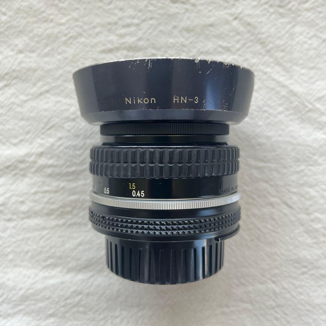 Nikon AI NIKKOR 50mm f/1.8 メタルフード付