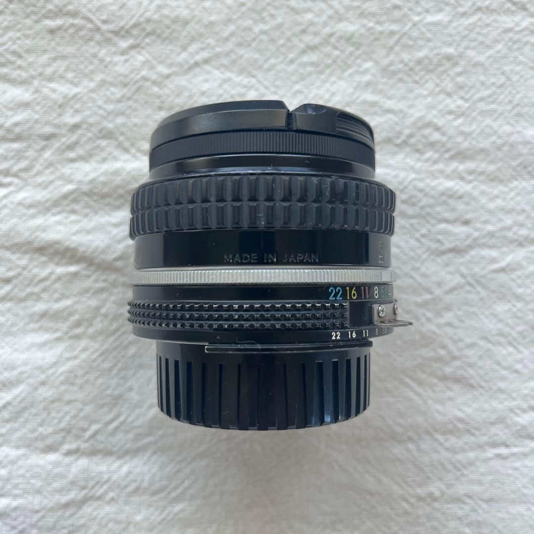 Nikon AI NIKKOR 50mm f/1.8 メタルフード付