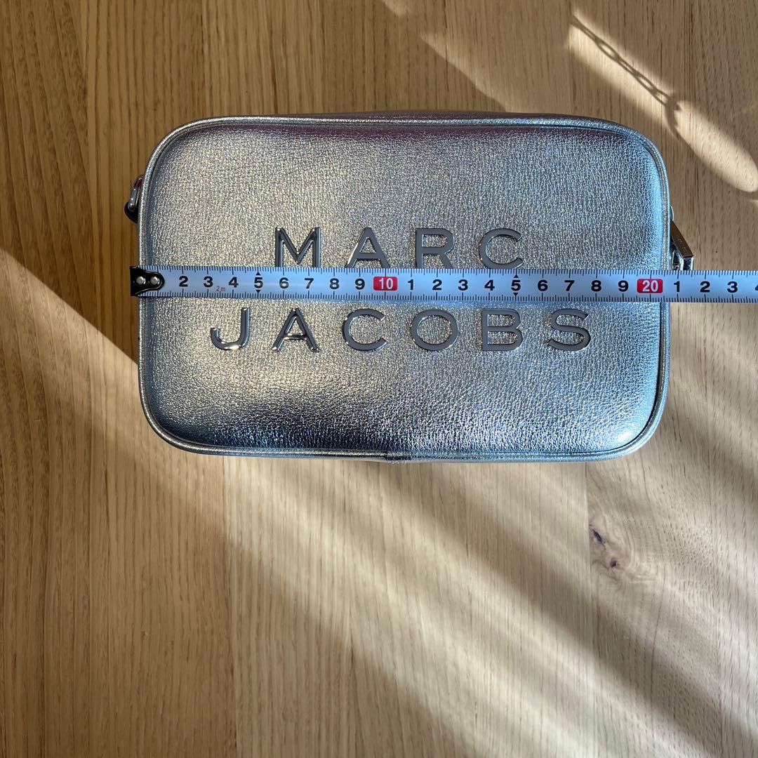 MARC JACOBS シルバー カメラバッグ