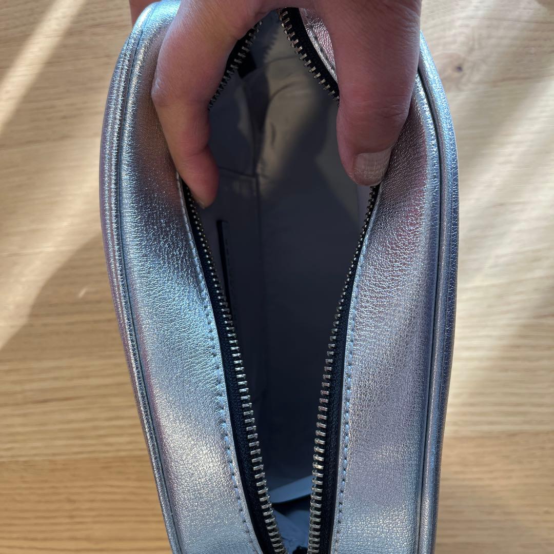 MARC JACOBS シルバー カメラバッグ