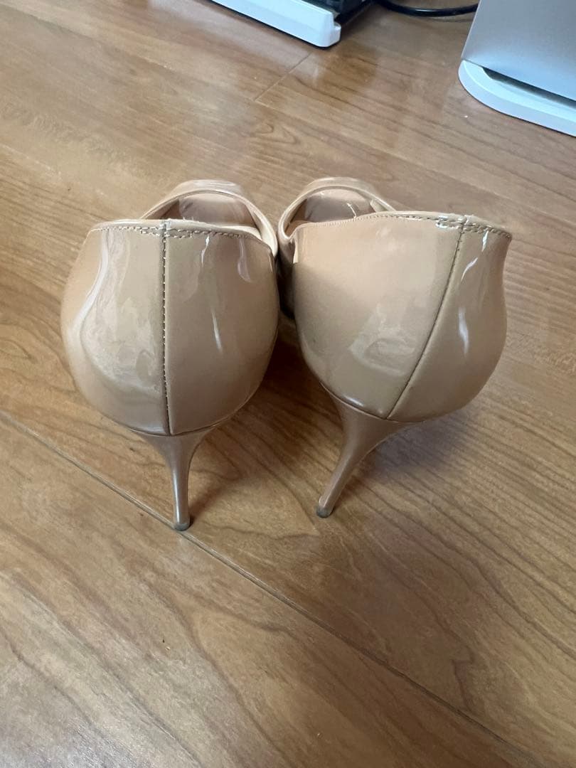 Christian Louboutin ベージュ オープントゥ ハイヒール値下げ