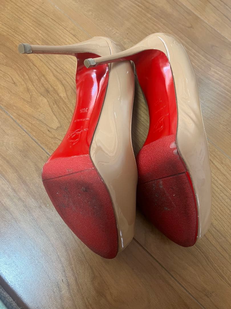 Christian Louboutin ベージュ オープントゥ ハイヒール値下げ