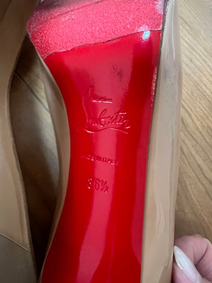 Christian Louboutin ベージュ オープントゥ ハイヒール値下げ