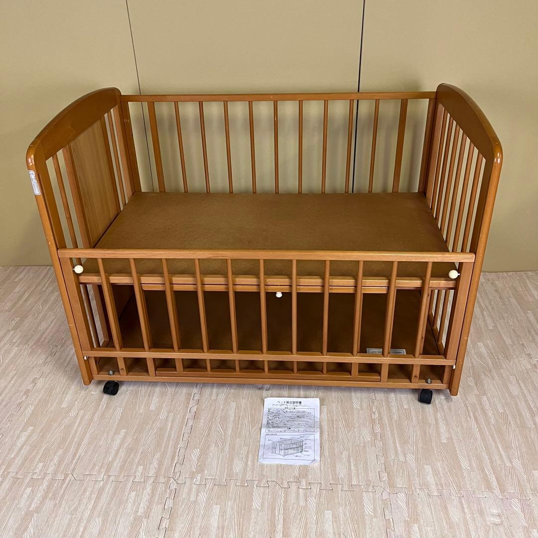 ☆除菌清掃済☆　カトージ　くまのプーさん　ベビーベッド　ライトブラウン