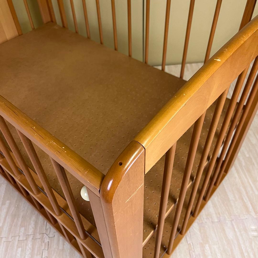 ☆除菌清掃済☆　カトージ　くまのプーさん　ベビーベッド　ライトブラウン