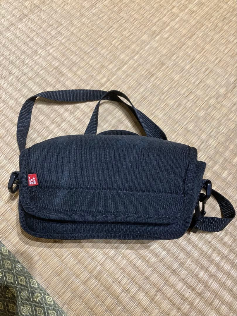 SONY HDR-CX670 ビデオカメラ バッテリー×3・充電器・入れ物付き