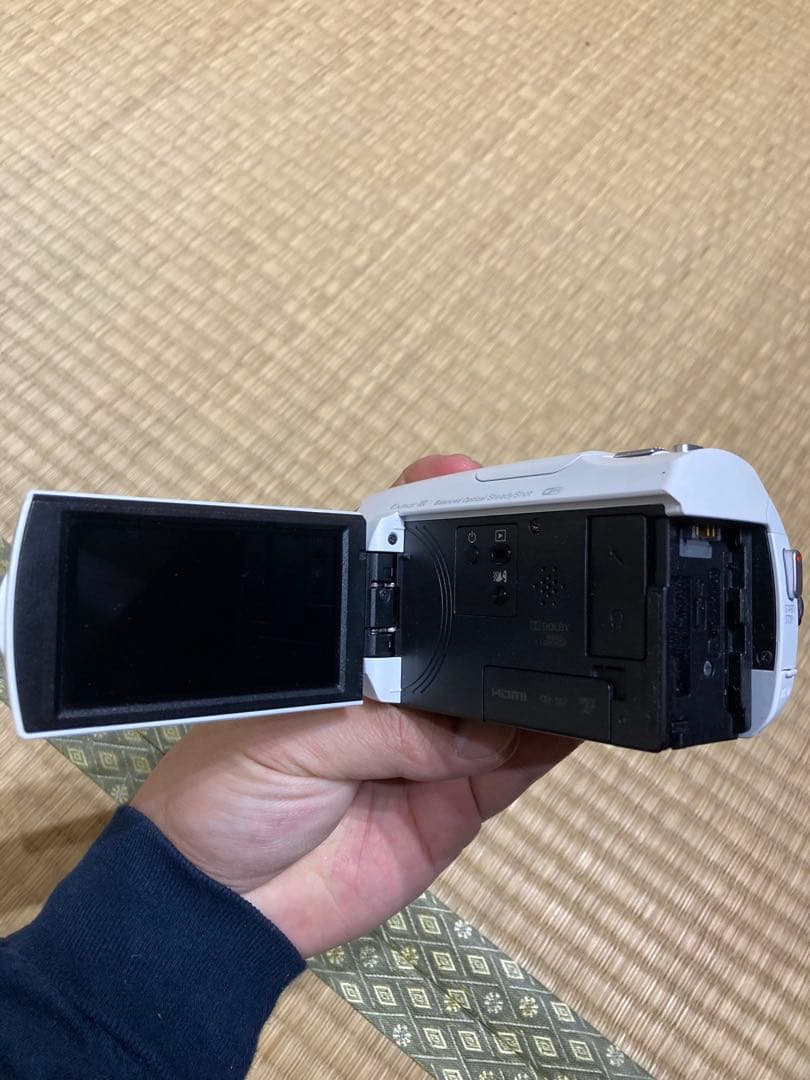 SONY HDR-CX670 ビデオカメラ バッテリー×3・充電器・入れ物付き