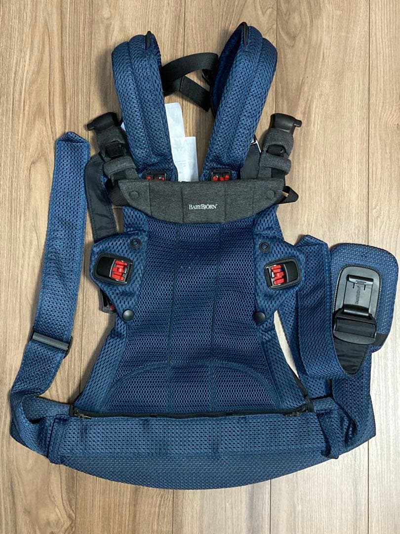 【1109まで値下中】ベビービョルン ハーモニー ネイビーブルー
