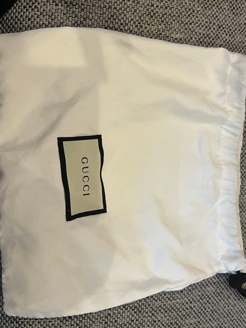 GUCCI ブラックレザーベルト GGロゴ