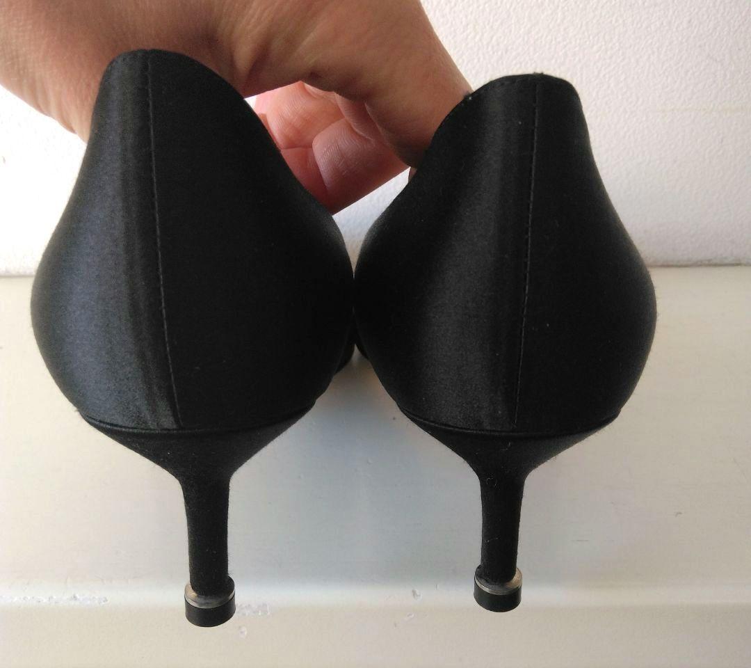 「極美品」MANOLO BLAHNIK マノロブラニク　ハンギシ　サテン　37