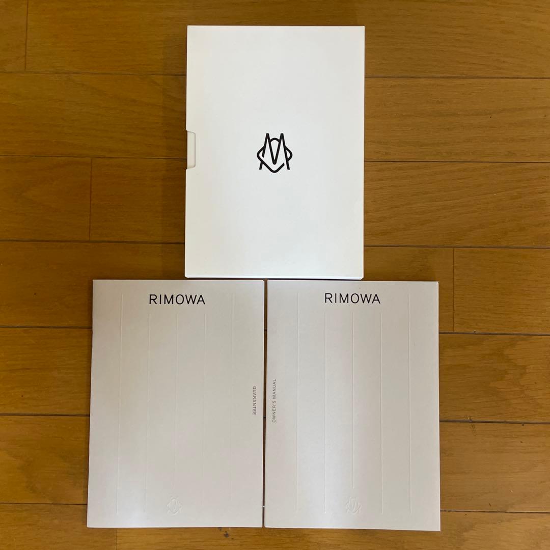 リモワ （アルミ） 黒、大容量