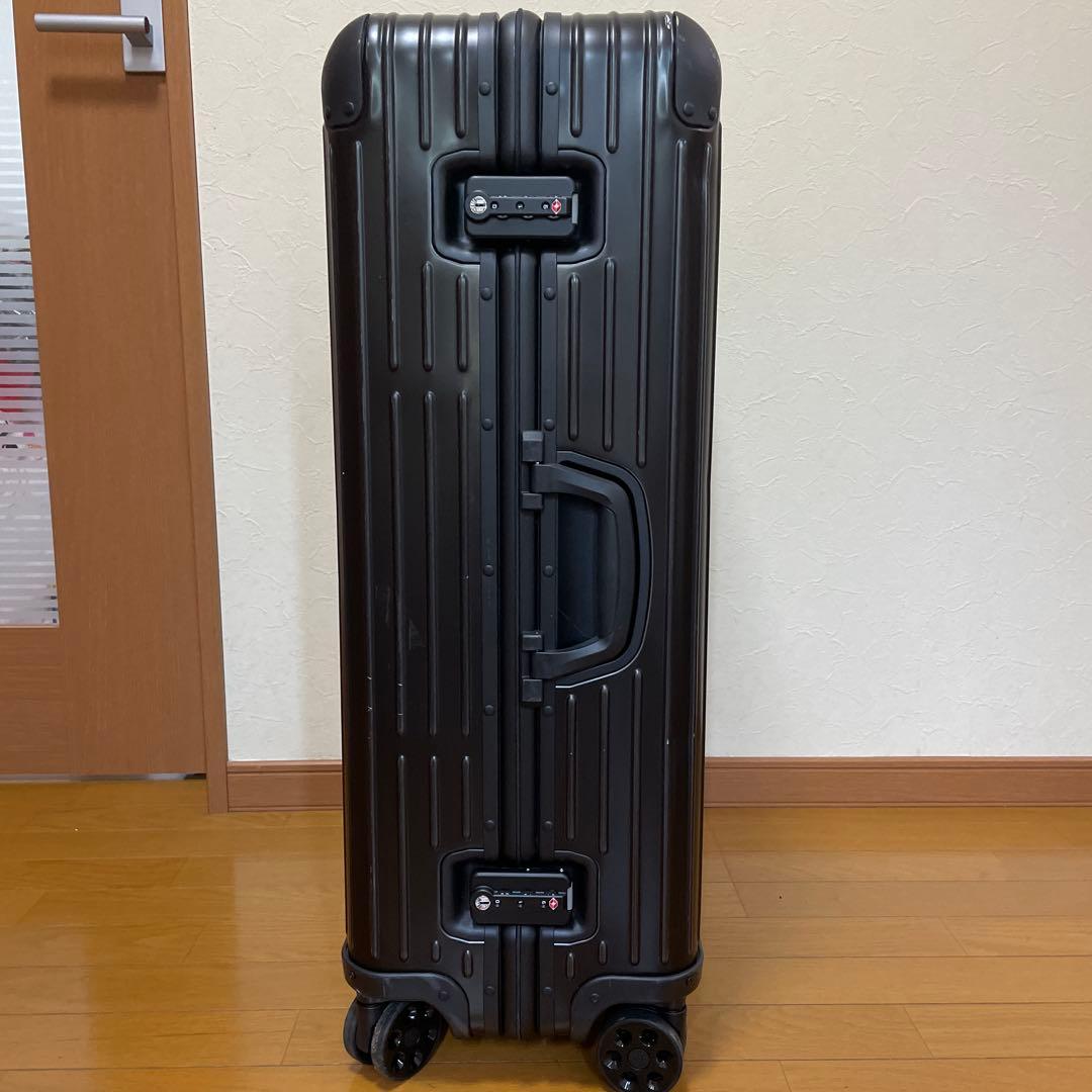 リモワ （アルミ） 黒、大容量