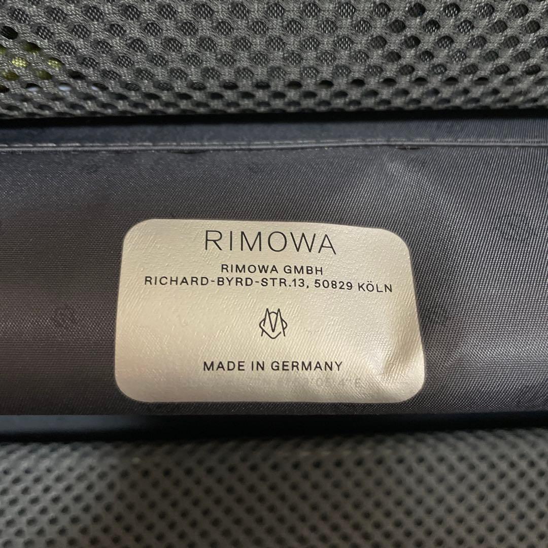 リモワ （アルミ） 黒、大容量
