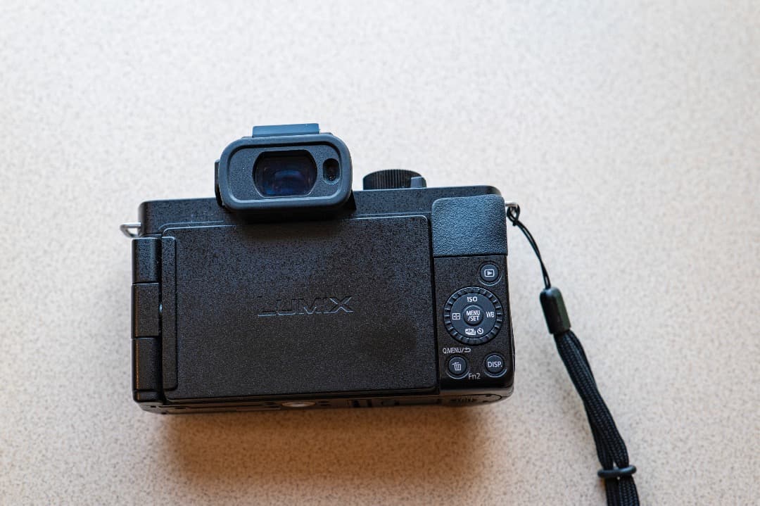 パナソニック Lumix G100D ボディ