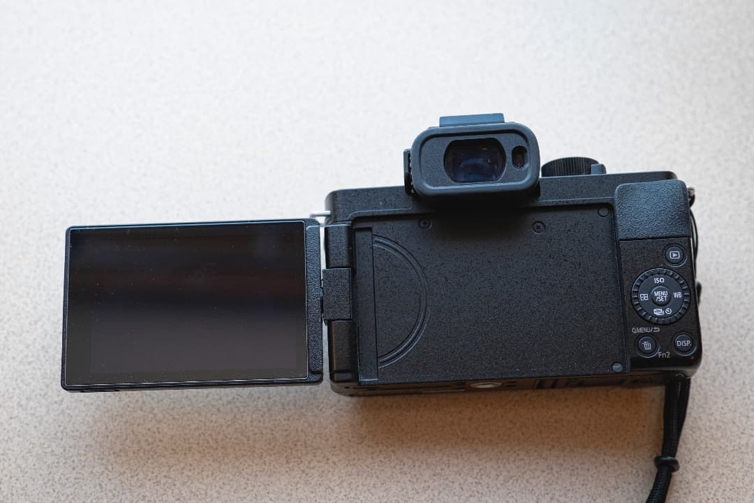 パナソニック Lumix G100D ボディ