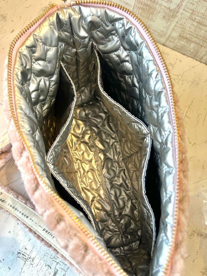 ロラライハリス♡ジグザグピンクファー生地♡刺繍のショルダーバッグ♡