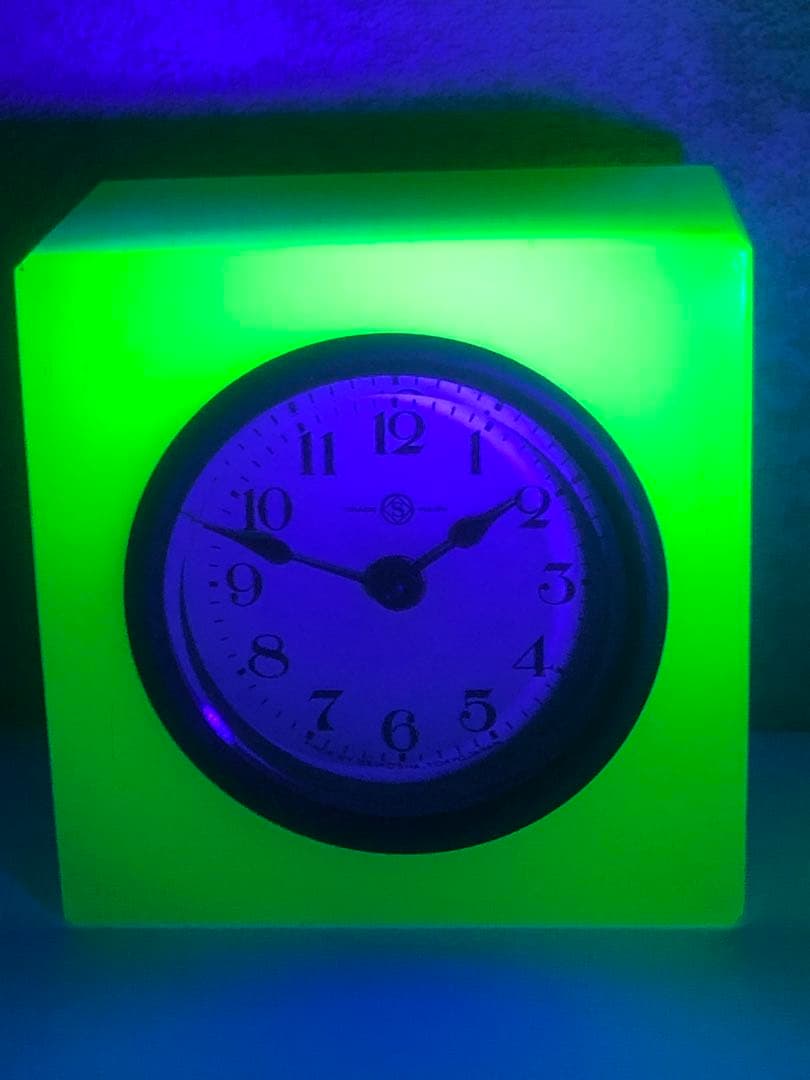 精工舎　ウランガラス置き時計　アンティーク　レトロ　骨董品　置き時計