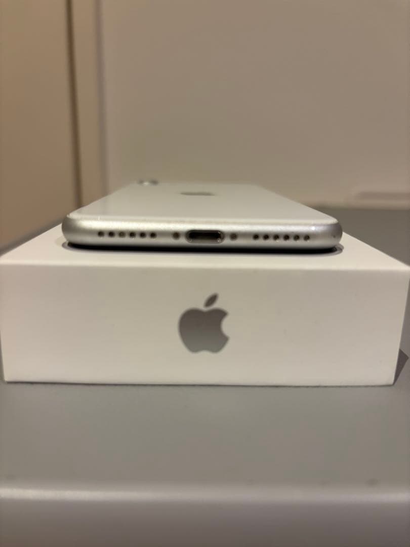 iPhone SE 64GB ホワイト｜SIMフリー｜バッテリー76%
