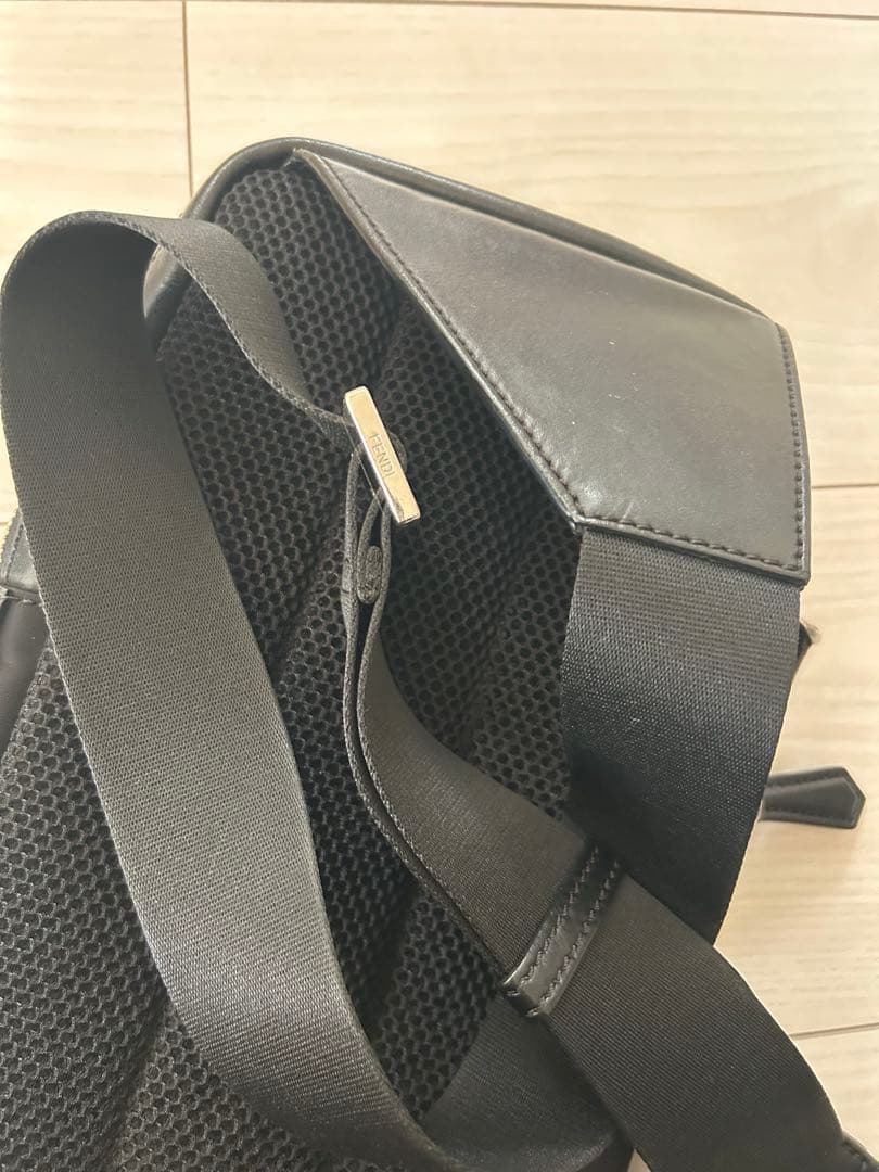 FENDI フェンディ　モンスター　ボディバッグ