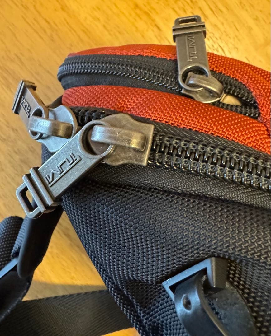 バッグ TUMI ALPHA3 BRAVO KELLEY SLING 232399RST