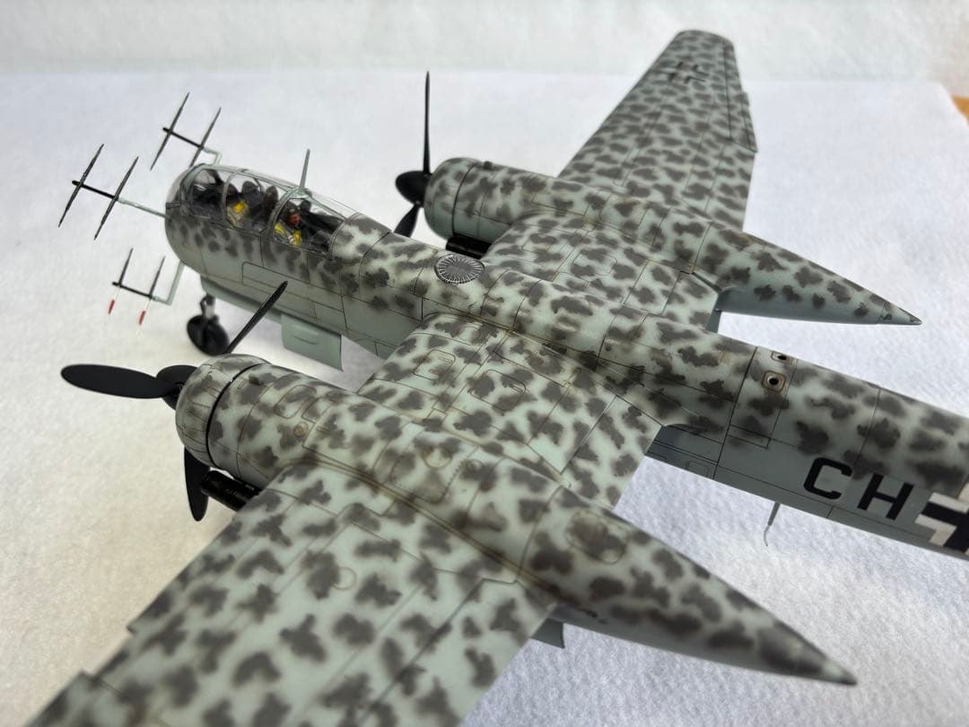 1／48ドイツ空軍ハインケルHe219Aウーフー夜間戦闘機プラモデル完成品