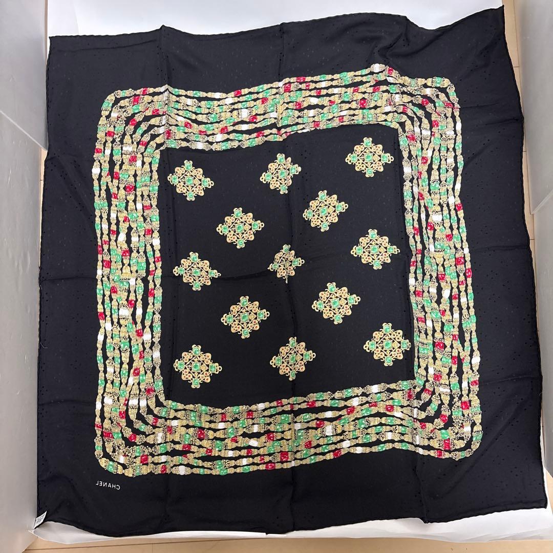 鞠*山様 CHANEL シャネル　シルク　スカーフ　宝石柄 長期保管品