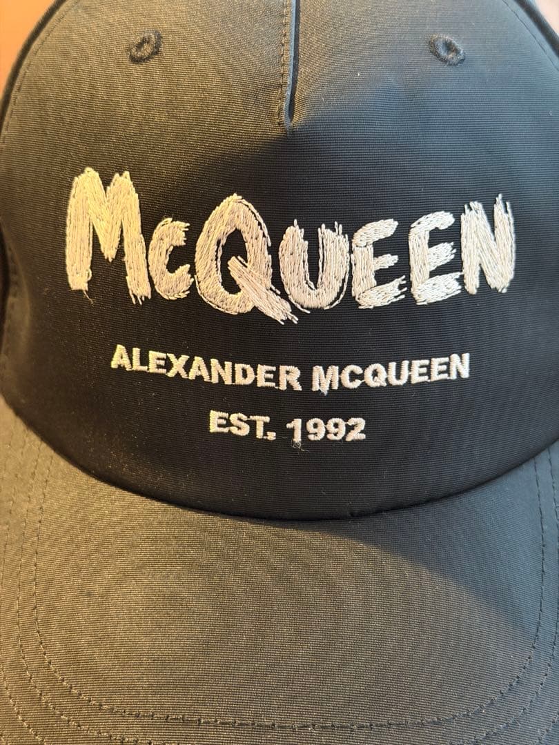 MサイズAlexander McQueen ブラックベースボールキャップ