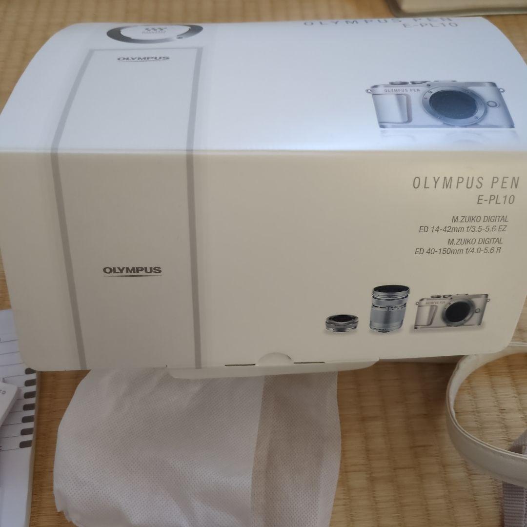 OLYMPUS PEN ホワイト ミラーレス一眼　箱、取説付き！