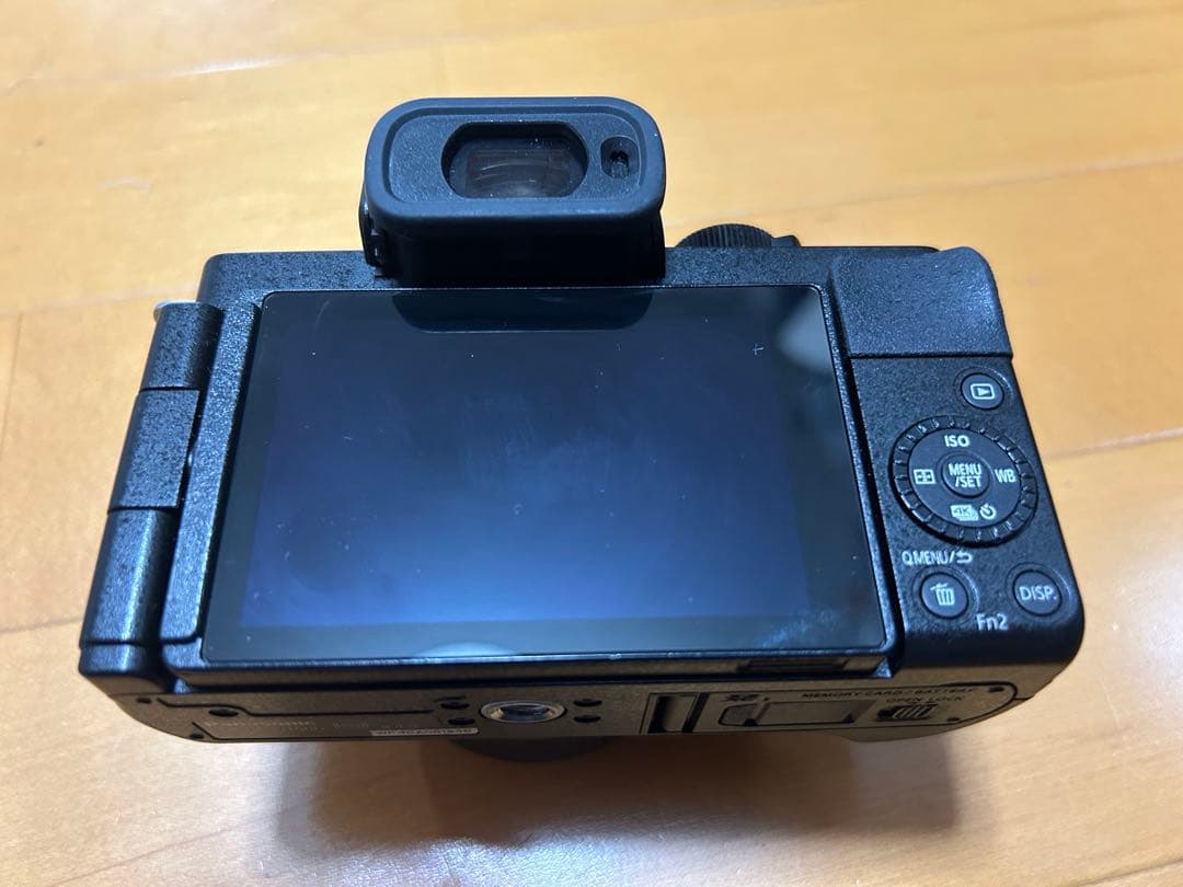 【ほぼ新品】LUMIX G100D ミラーレス一眼カメラ
