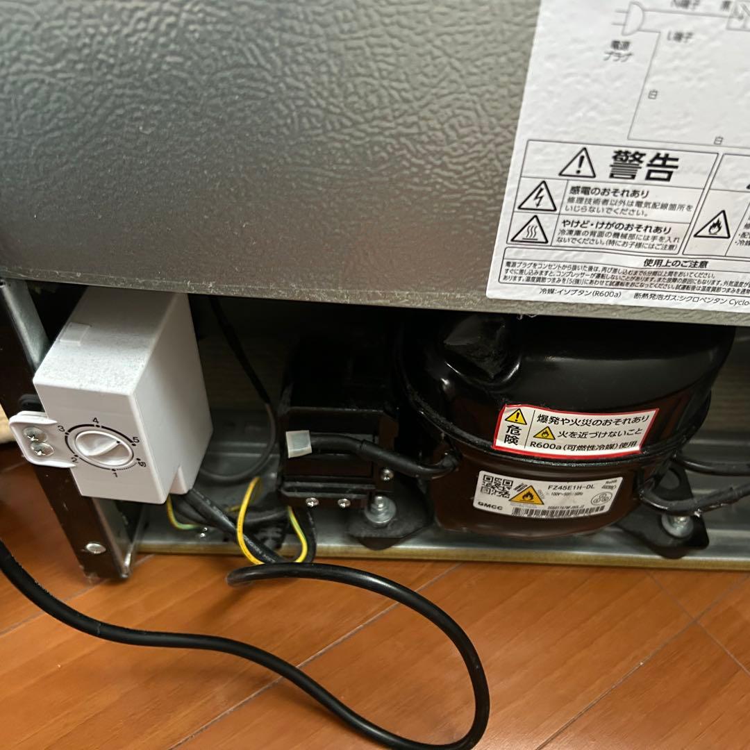 美品　アイリスオーヤマ 冷凍庫 60L ブラック IUSD-6B-B