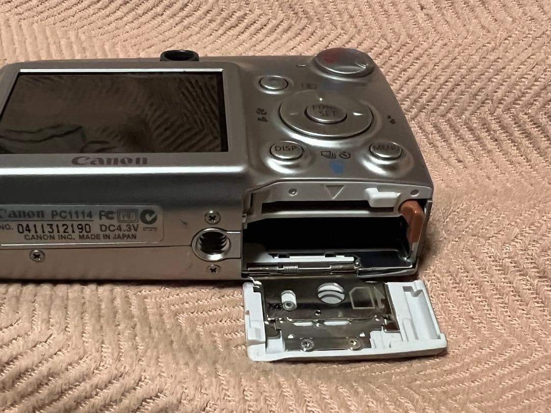 CANON キヤノン　IXY DIGITAL 600 デジタルカメラ