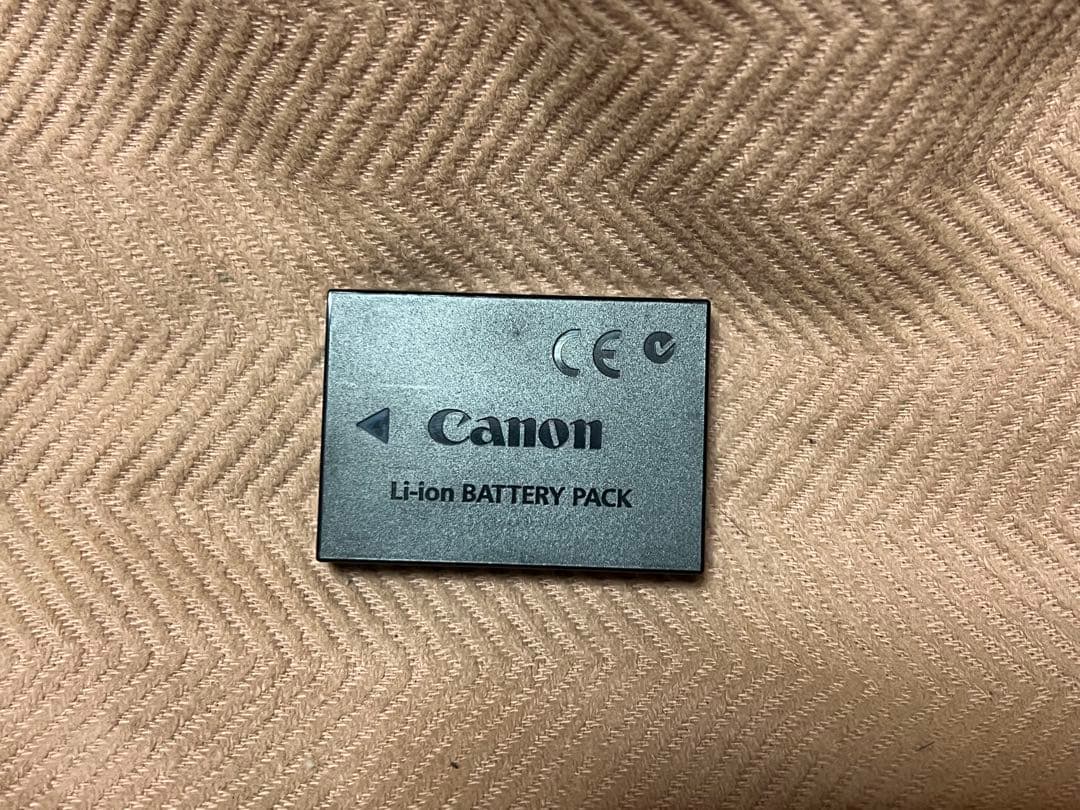 CANON キヤノン　IXY DIGITAL 600 デジタルカメラ