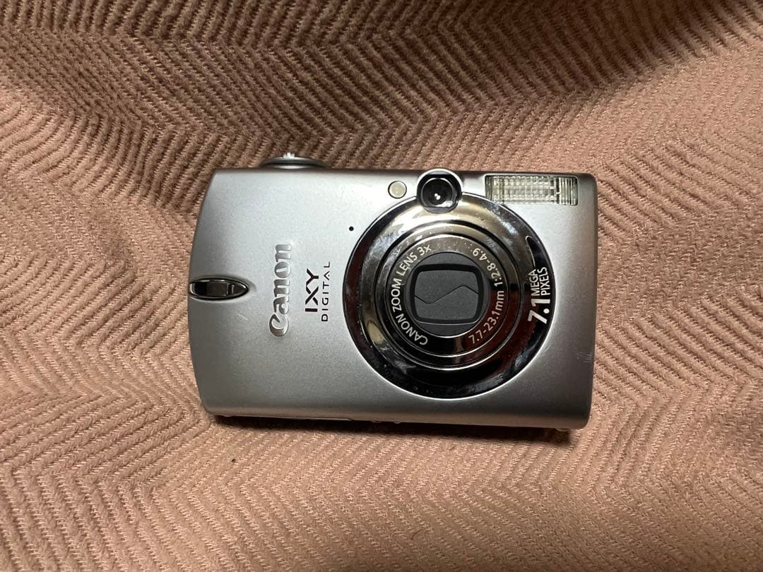 CANON キヤノン　IXY DIGITAL 600 デジタルカメラ