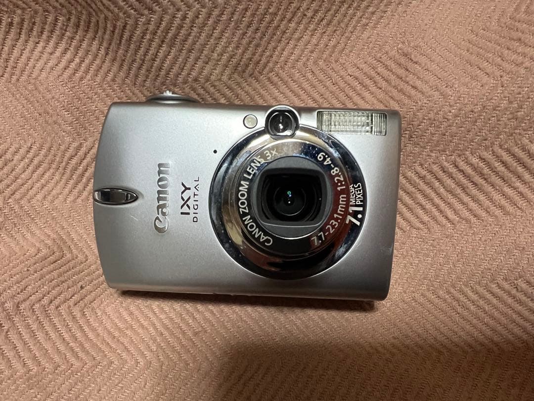 CANON キヤノン　IXY DIGITAL 600 デジタルカメラ