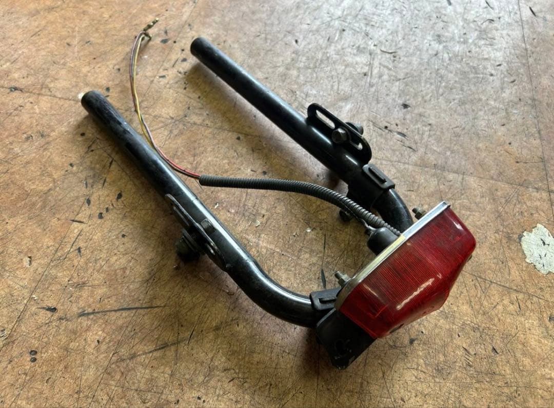 POSH ループフレームフェンダーレス ルーカスランプ SR400/SR500