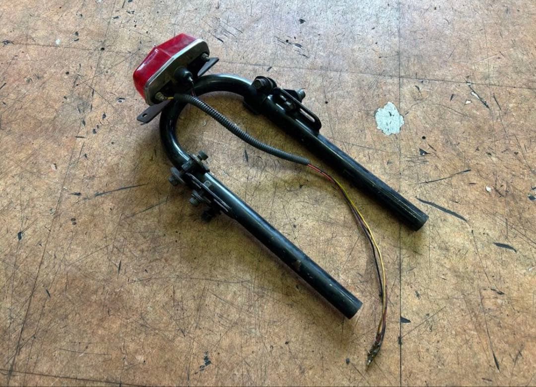 POSH ループフレームフェンダーレス ルーカスランプ SR400/SR500