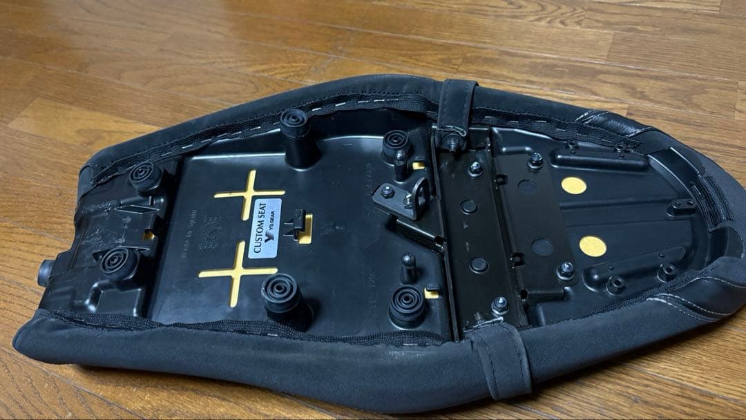 ワイズギア XSR700 ローダウンシート 20mmダウン