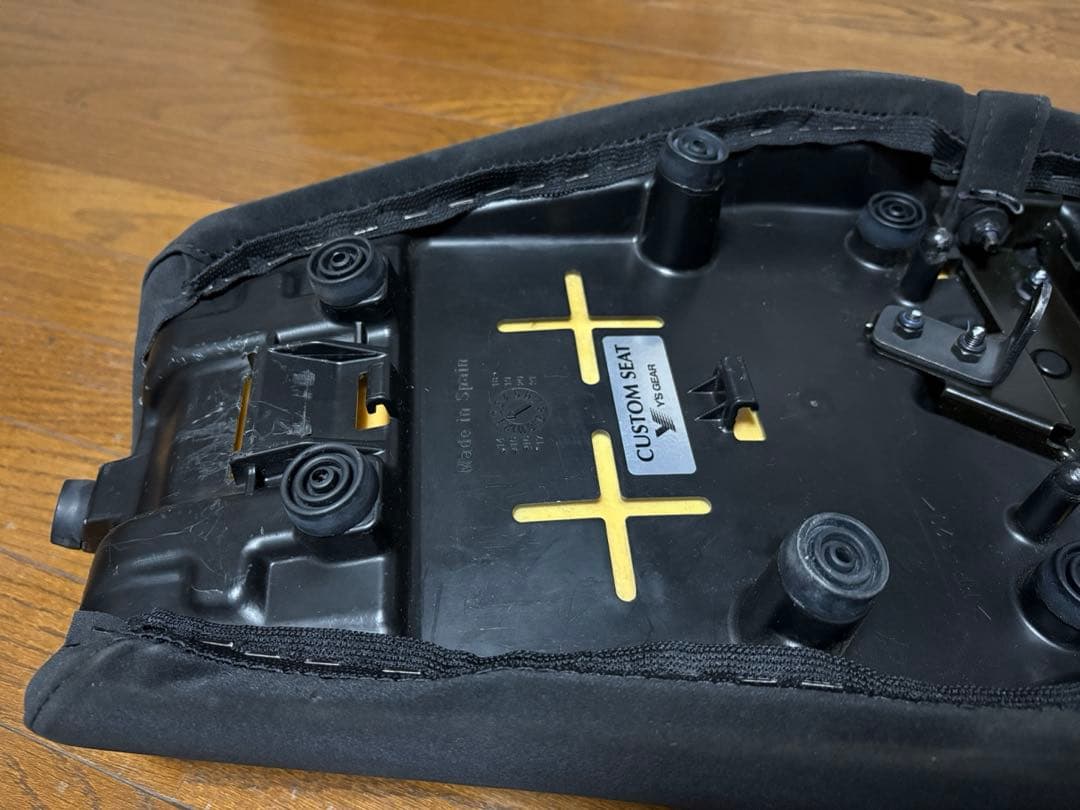 ワイズギア XSR700 ローダウンシート 20mmダウン