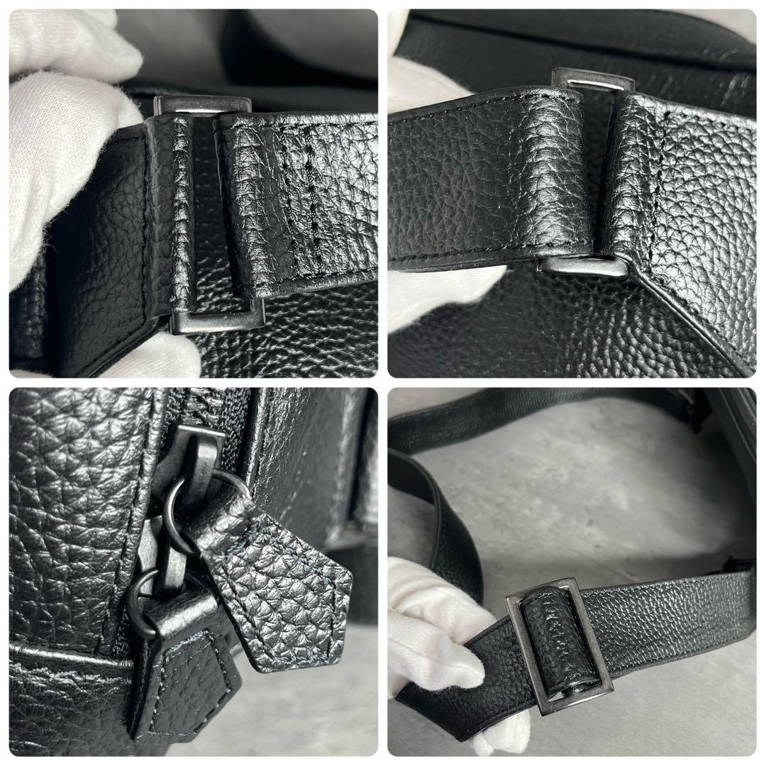 バナバナ　HushTug ハッシュタグ 本革 ボディバッグ