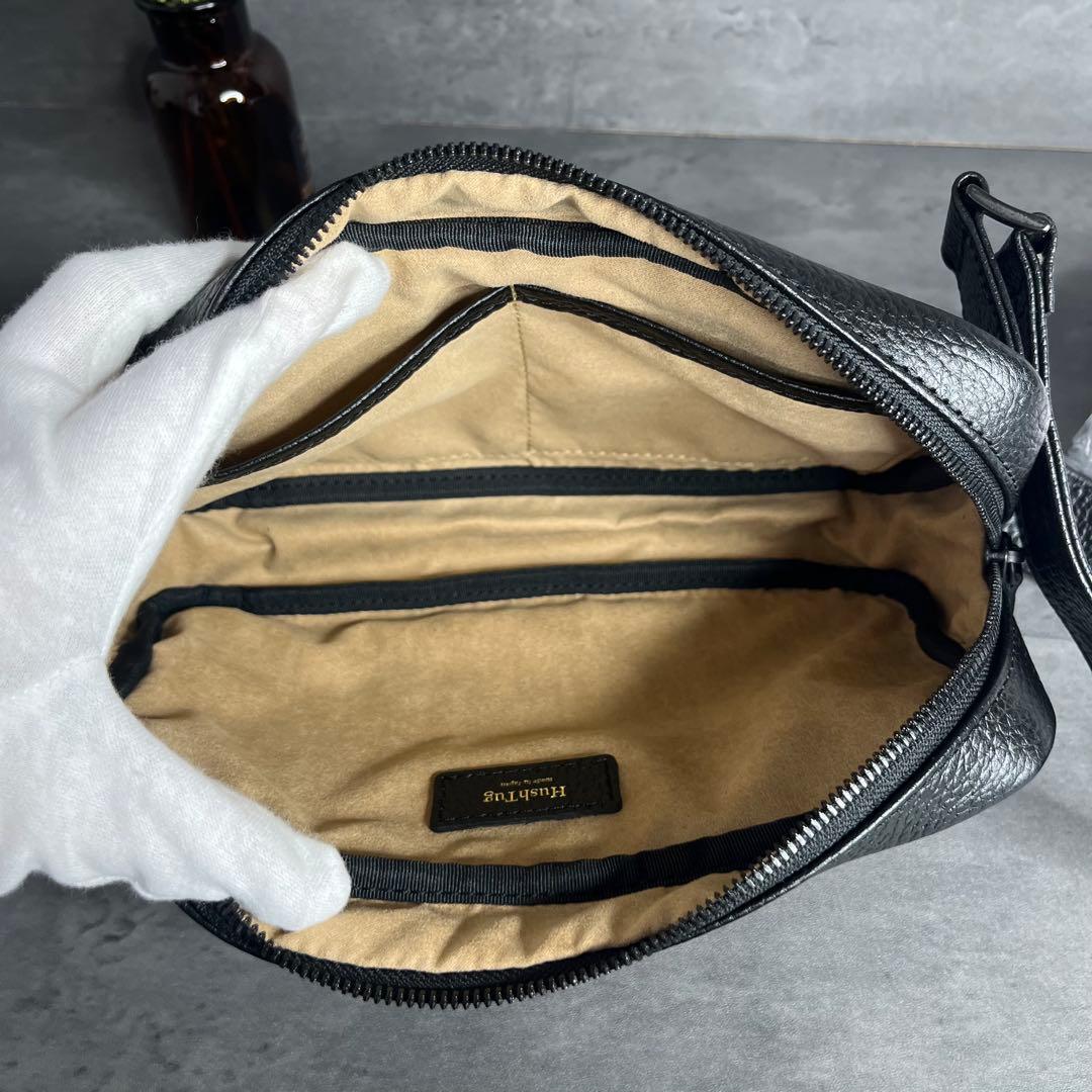 バナバナ　HushTug ハッシュタグ 本革 ボディバッグ