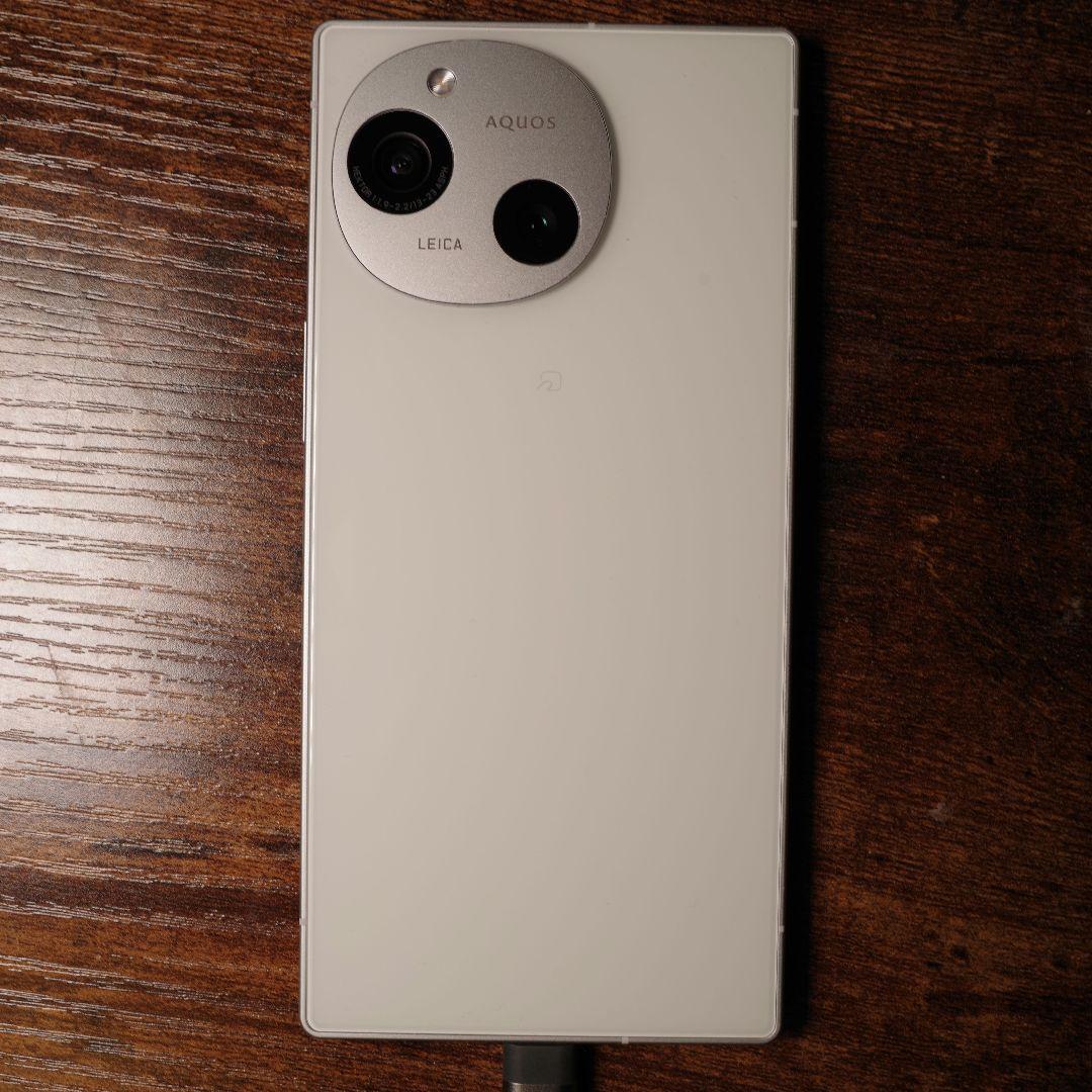 AQUOS R9 ホワイト 本体